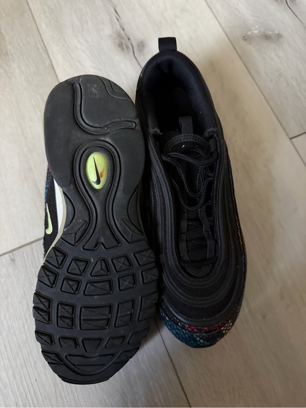 Nike Kids Black Sneakers with Multicolor Speckle Trim